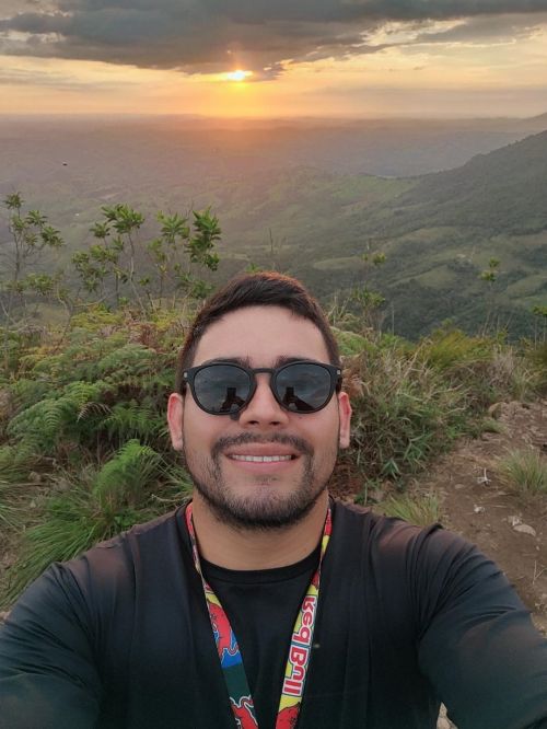 UELITON HENRIQUE
